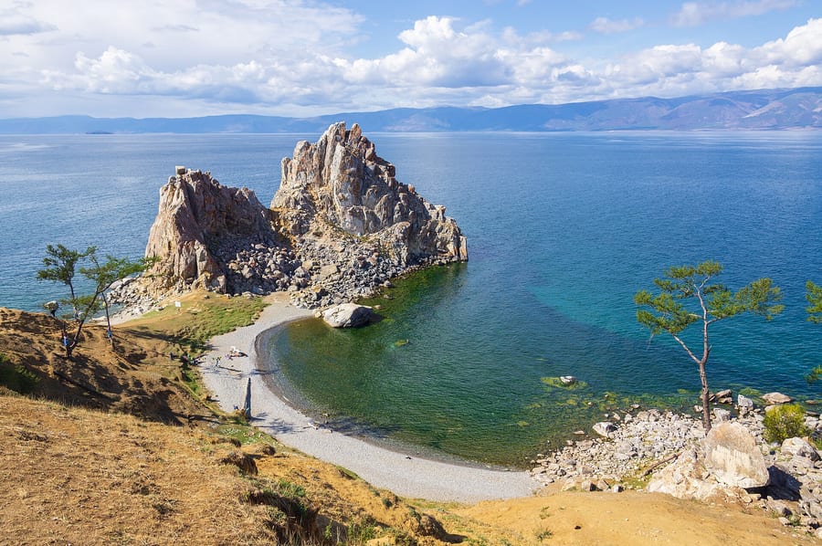 Мыс Бурхан и скала Шаманка на острове Ольхон